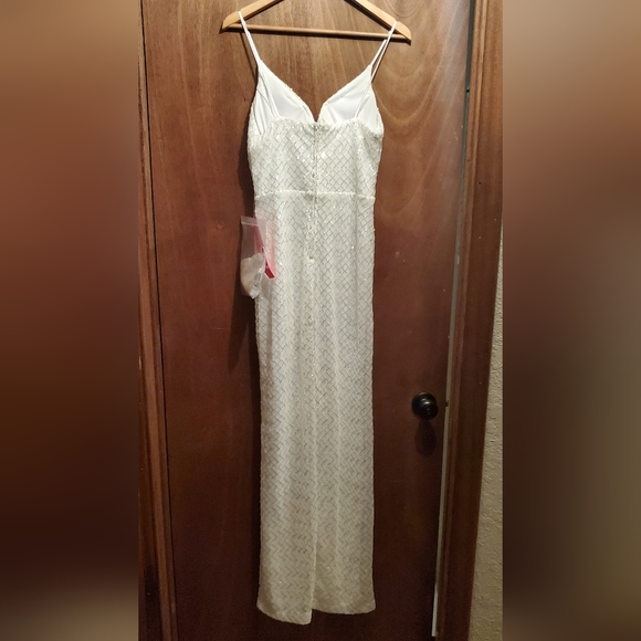 White B. Smart Elegant Sequin Dress - Picture 2 of 8